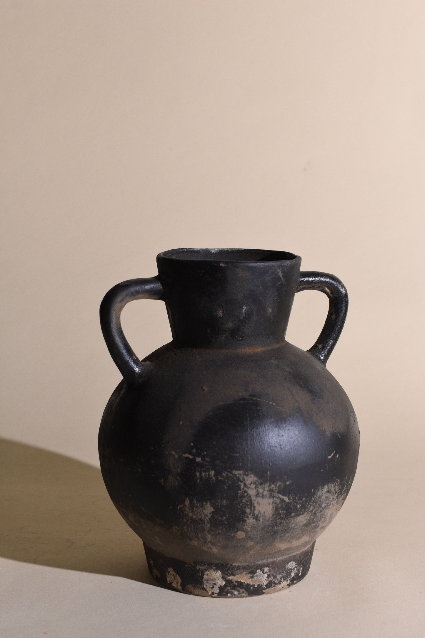 Antique Noir Amphora Vase - Rustic Artisan Collection