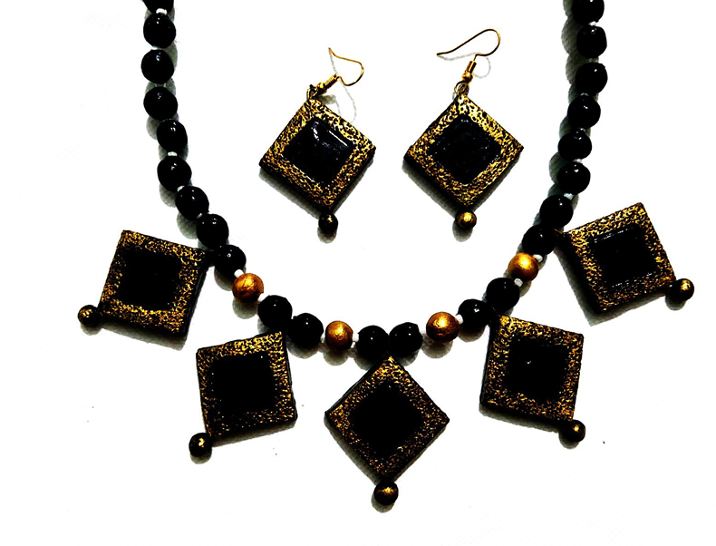 Handcrafted Black and Gold Terracotta Necklace Set – Made in Uttar Pradesh, India