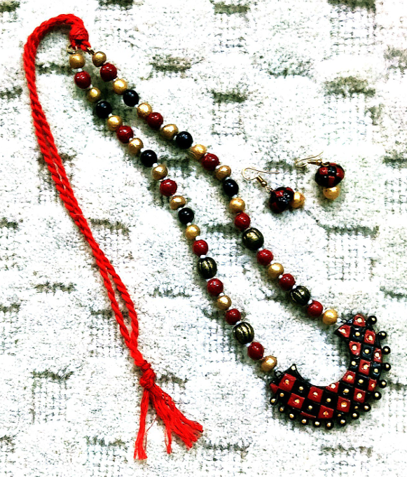 Handcrafted Terracotta Necklace Set – Red and Black Crescent Design | Made in Uttar Pradesh, India