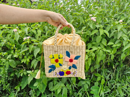 Handcrafted Kauna Grass Floral Tote Bag